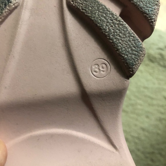 Buffalo London Puma gently used women’s size 8 - Picture 4 of 4